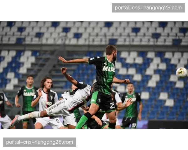 争四关键战:亚特兰大与罗马1-1进入中场休息,双方门将屡献神扑 争四关键战:亚特兰大与罗马1-1进入中场休息,双方门将屡献神扑