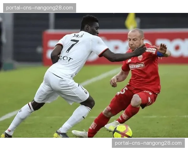 昂热1-1战平特鲁瓦,两队为保级各取一分 昂热1-1战平特鲁瓦,两队为保级各取一分